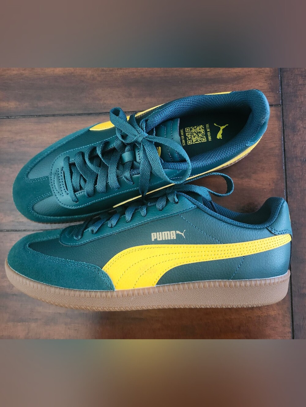 PUMA Men’s Teal and Yellow Classic Sneaker 8.5